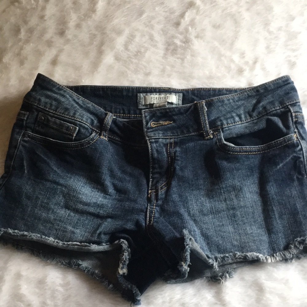 FOREVER 21 JEAN SHORTS (size 28)